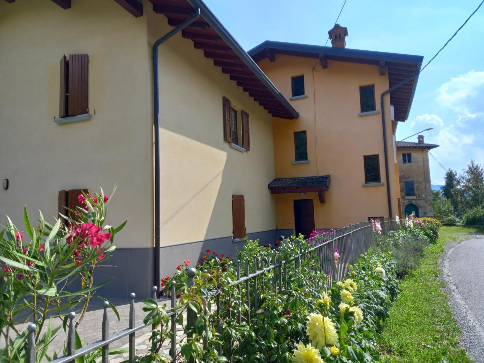 Casa Vacanze Tania Somendenna Luaran gambar